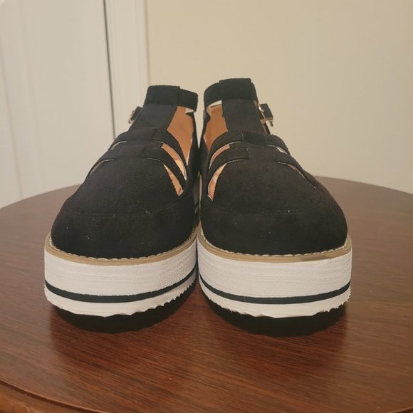 $20 Shoe Sale - Picture 4 of 5
